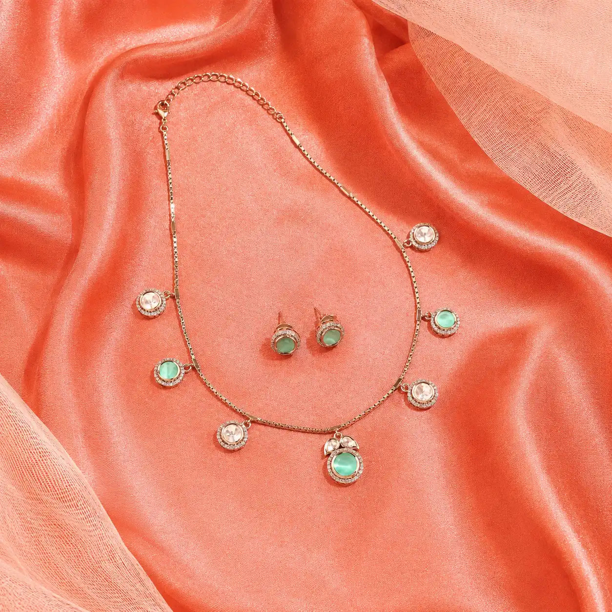 Vilandi & Mint Necklace Set