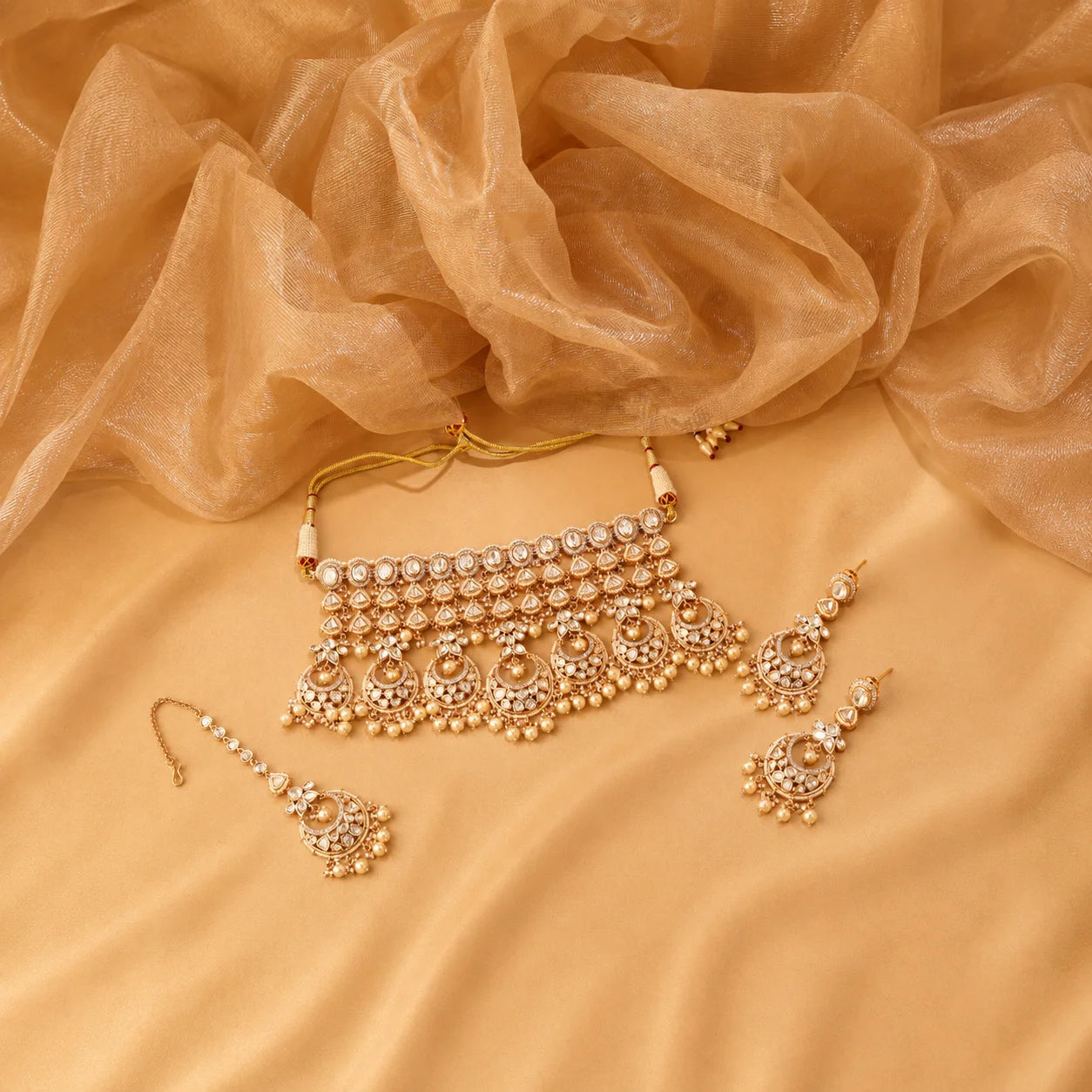 Vilandi Pearl Hanging Necklace Set
